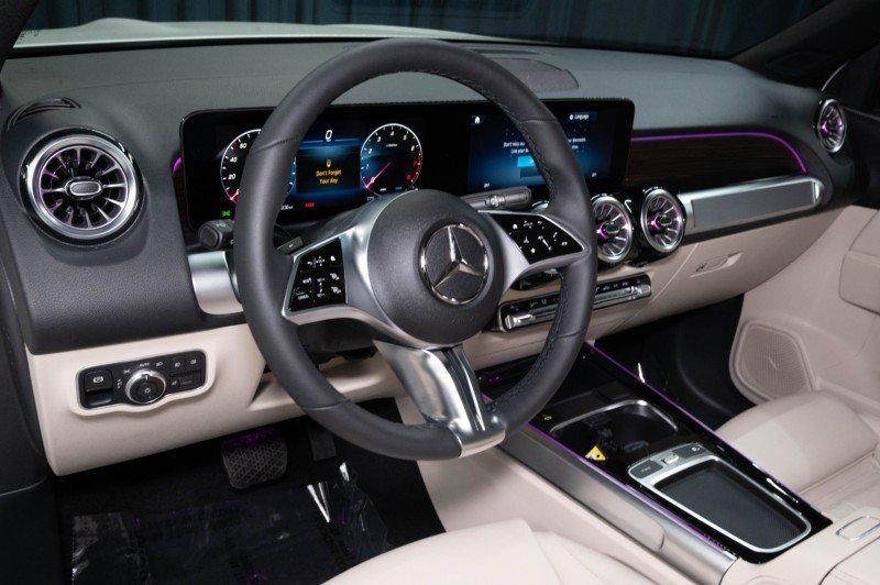 New 2026 Mercedes-Benz GLB 250 4MATIC image 17