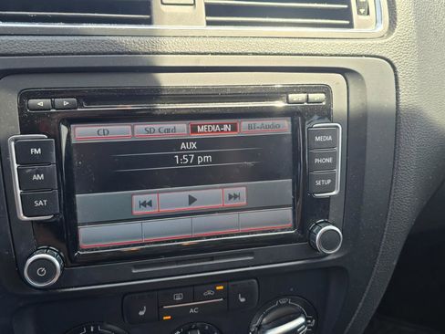 Used 2012 Volkswagen Jetta SE FWD image 7