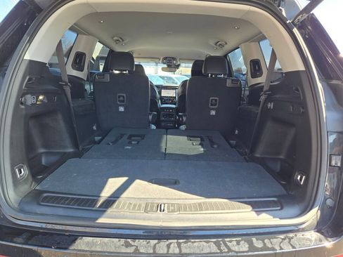 Used 2023 Jeep Grand Cherokee L Limited w/ Luxury Tech Group II image 15