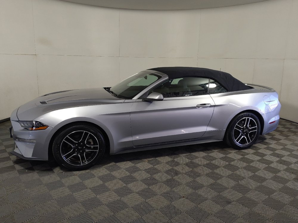 Used 2022 Ford Mustang Premium RWD image 2
