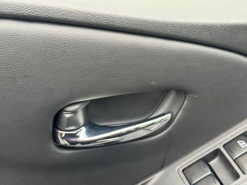 Certified 2025 Nissan Frontier SV w/ Tow Package image 12