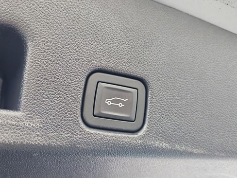 Used 2024 Chevrolet Traverse LT image 27