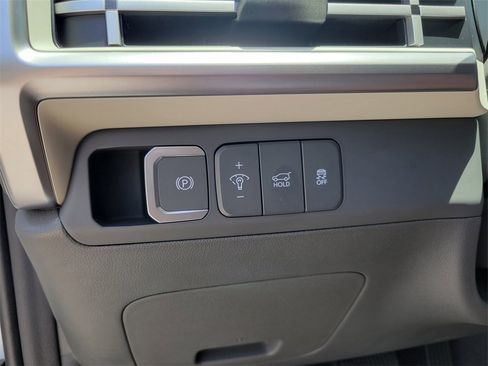 Certified 2025 Hyundai Santa Fe SEL image 12