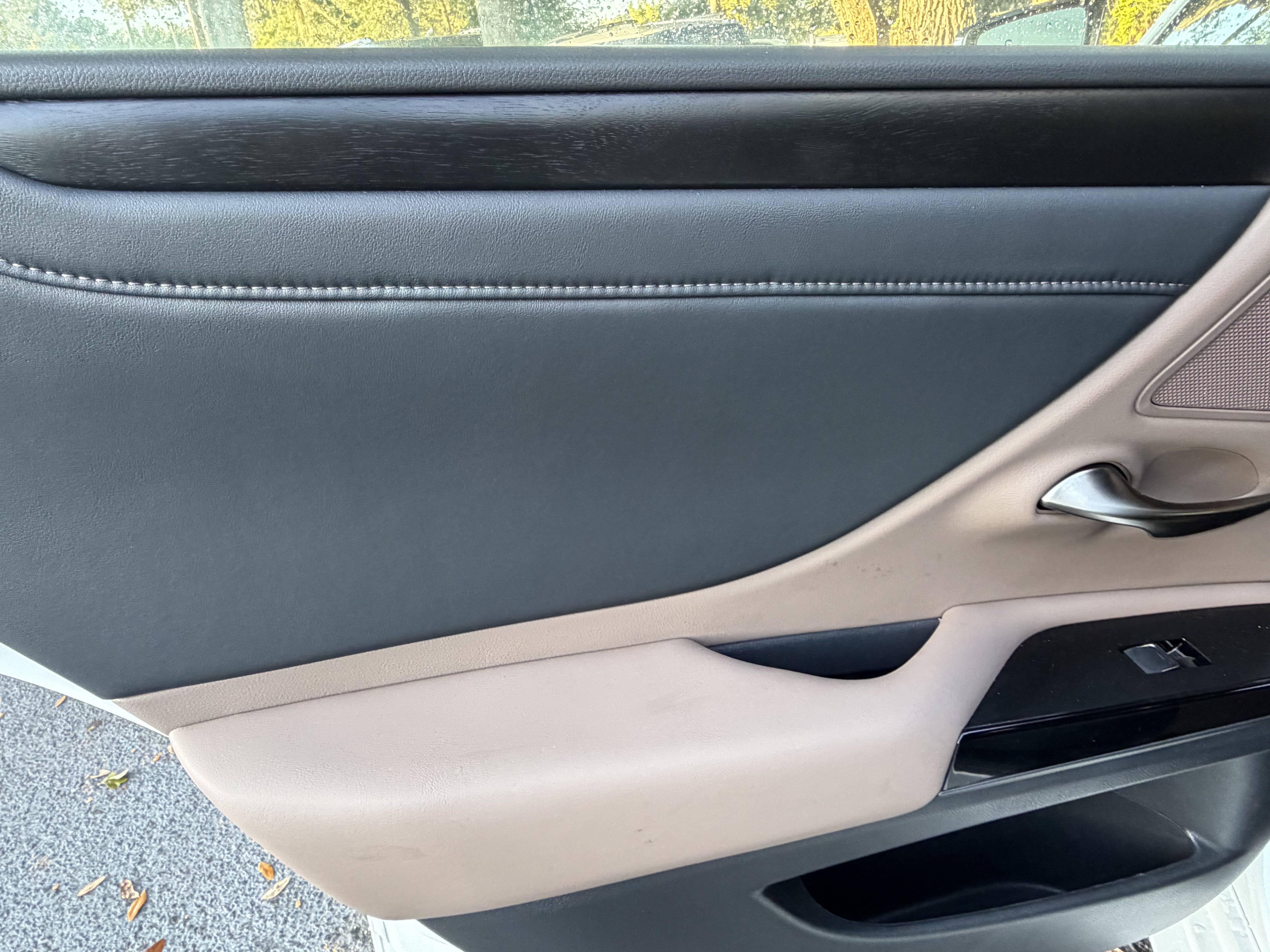 Used 2025 Lexus ES 350 w/ Premium Package FWD image 28