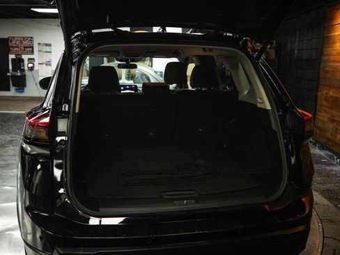 Used 2025 Nissan Rogue SV FWD image 7