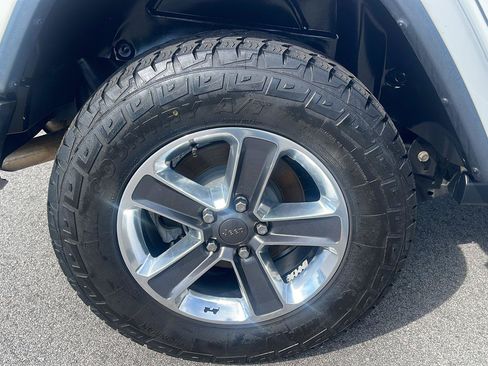 Used 2021 Jeep Wrangler Unlimited Sahara AWD/4WD image 13
