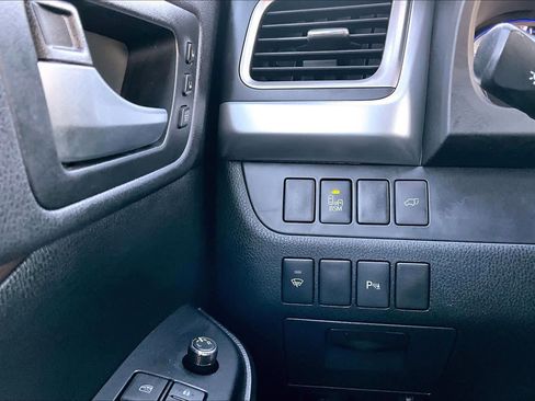 Used 2015 Toyota Highlander Limited image 35