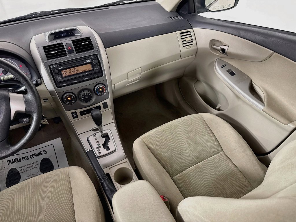 Used 2012 Toyota Corolla LE FWD image 26
