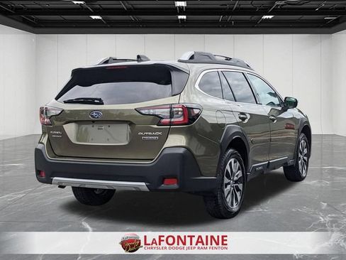Used 2025 Subaru Outback Touring AWD/4WD image 5
