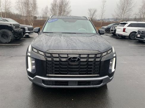 Used 2024 Hyundai Palisade Limited image 3