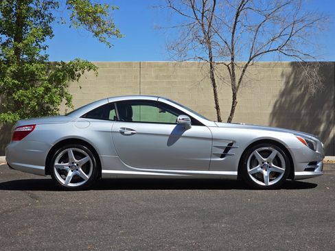 Used 2014 Mercedes-Benz SL 550 image 11