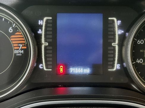 Used 2021 Jeep Cherokee Latitude FWD image 18