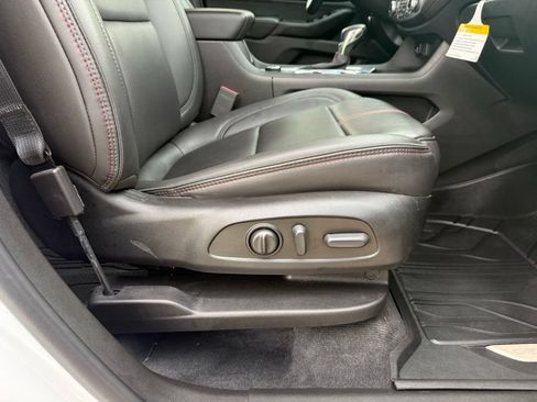 Used 2023 Chevrolet Traverse RS w/ LPO, Floor Liner Package FWD image 23