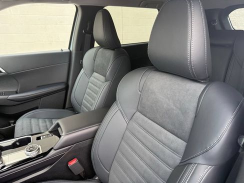 New 2026 Mitsubishi Outlander AWD image 21