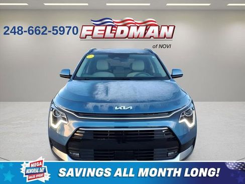 Used 2024 Kia Niro EX Touring FWD image 9