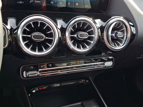 Certified 2022 Mercedes-Benz GLA 250 4MATIC image 16