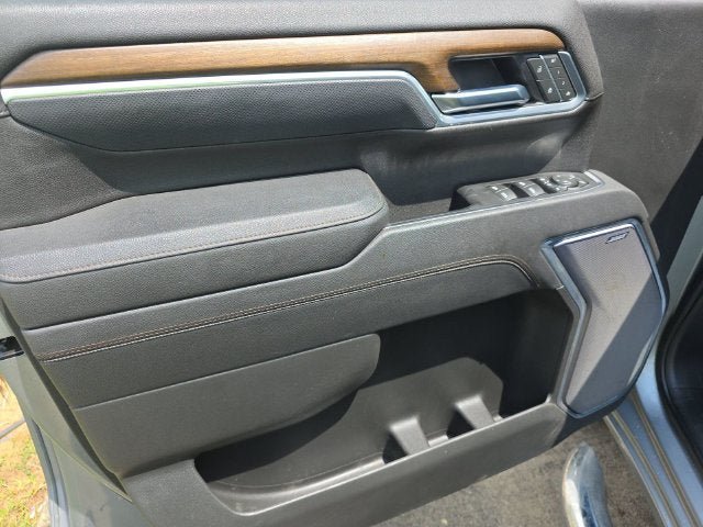 Used 2025 Chevrolet Silverado 2500 High Country w/ High Country Premium Package AWD/4WD image 12