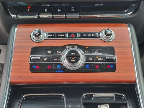 Used 2024 Lincoln Aviator Reserve w/ Equipment Group 201A AWD/4WD image 23