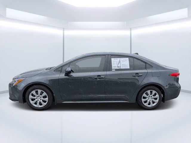 Used 2026 Toyota Corolla LE FWD image 6