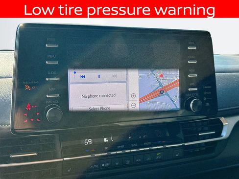 Used 2024 Toyota Sienna XLE Woodland Edition image 13