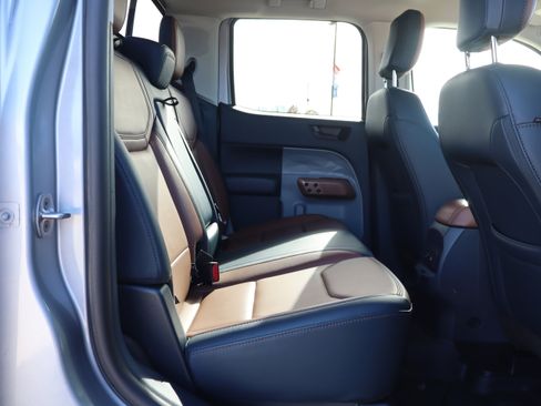 Used 2023 Ford Maverick Lariat w/ Lariat Luxury Package image 12