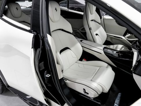 Used 2025 Ferrari Purosangue image 33