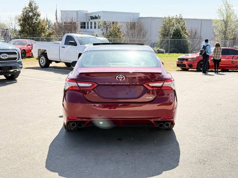 Used 2018 Toyota Camry XSE image 10