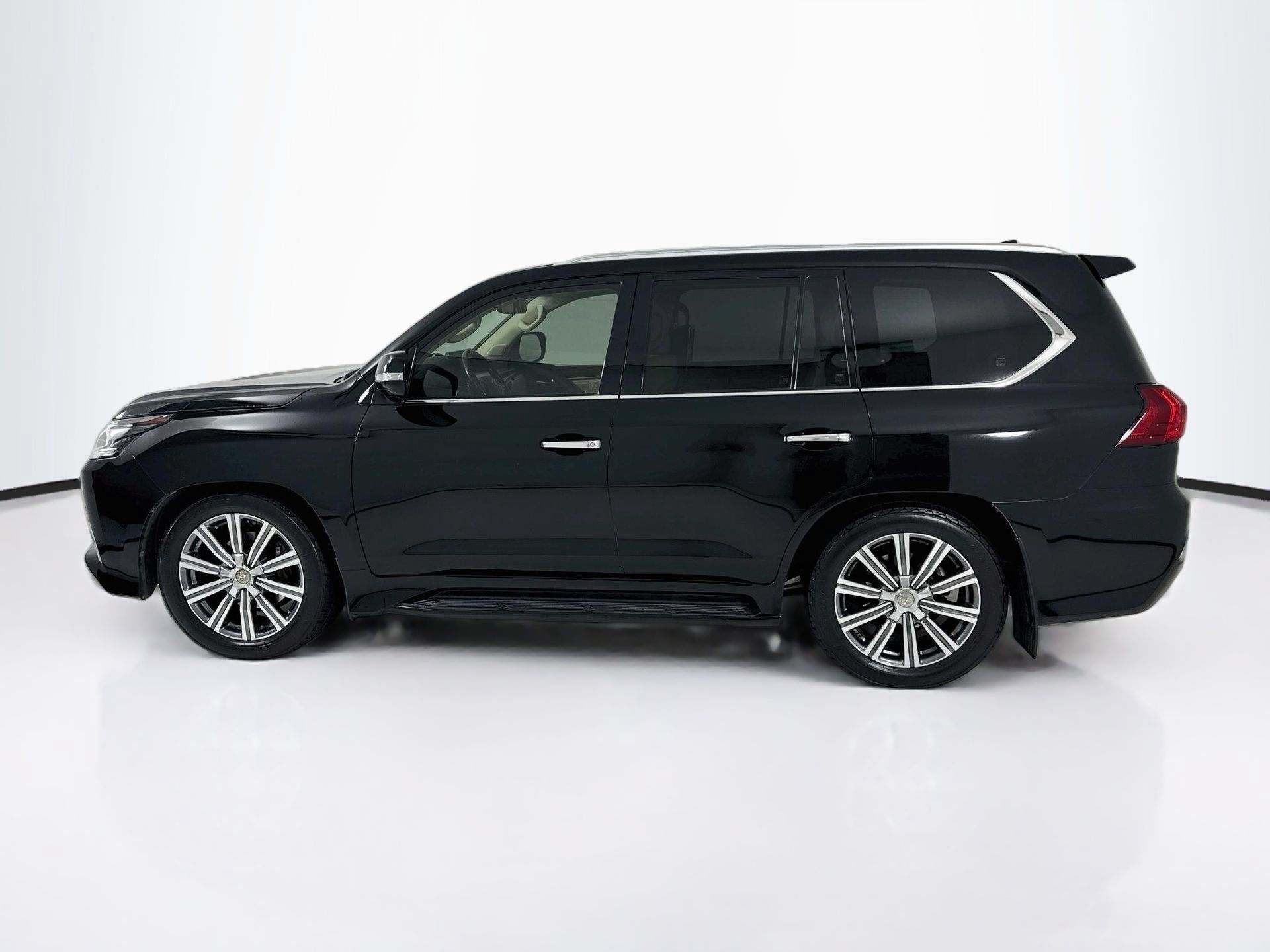 Used 2016 Lexus LX 570 4WD w/ Luxury Package image 5