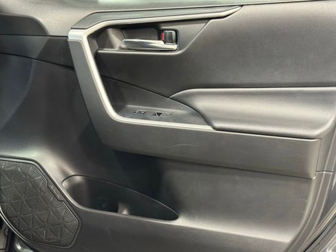 Used 2022 Toyota RAV4 XLE image 42