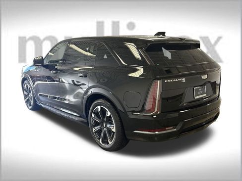 New 2025 Cadillac Escalade IQ Sport 2 w/ LPO, ONYX Package image 16