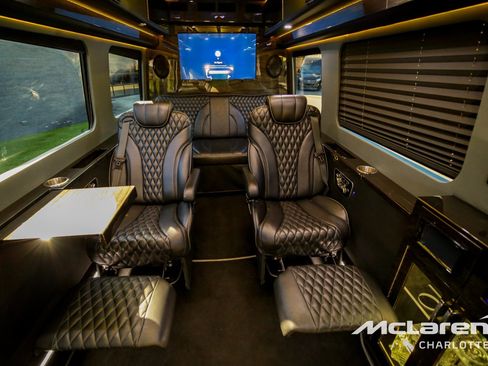 Used 2020 Mercedes-Benz Sprinter 3500 w/ Windows All Around Package image 21