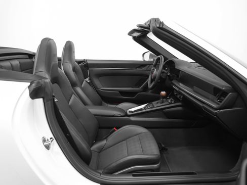 Certified 2026 Porsche 911 Carrera T RWD image 33