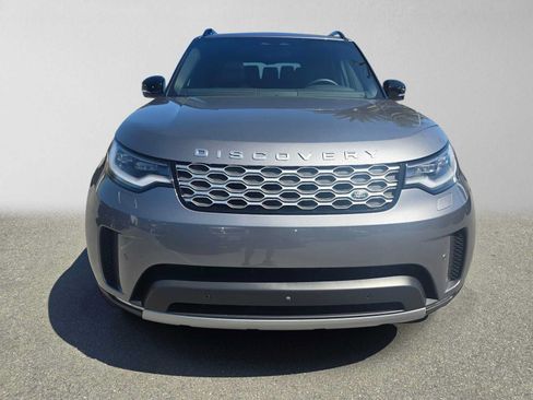 Used 2025 Land Rover Discovery S AWD/4WD image 8