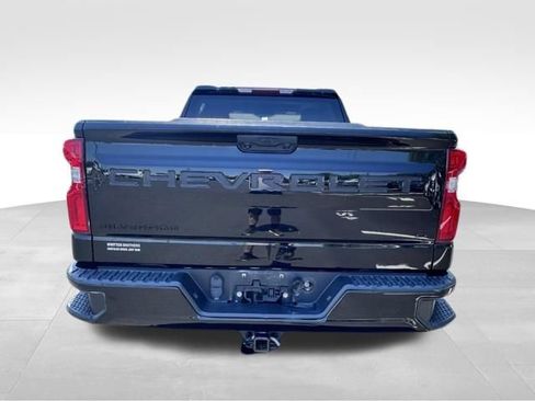 Used 2022 Chevrolet Silverado 1500 LT Trail Boss w/ LPO, Dark Essentials Package AWD/4WD image 5