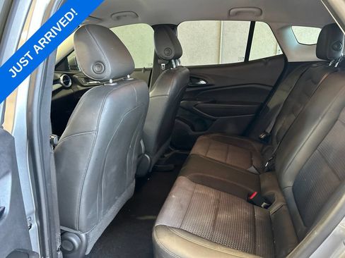 Used 2024 Chevrolet Trax LT w/ Driver Confidence Package FWD image 6