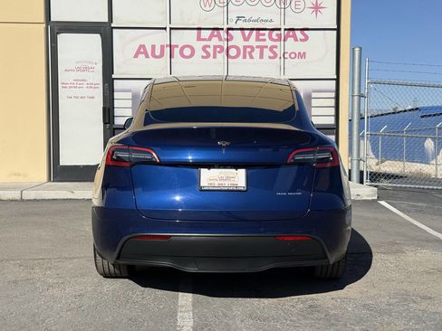 Used 2021 Tesla Model Y Long Range image 8