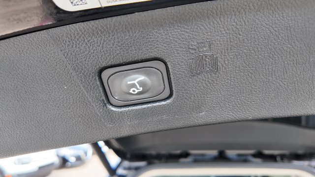 Used 2019 Ford Edge Titanium w/ Cold Weather Package AWD/4WD image 14