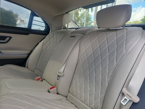 Used 2022 Mercedes-Benz S 500 4MATIC image 11