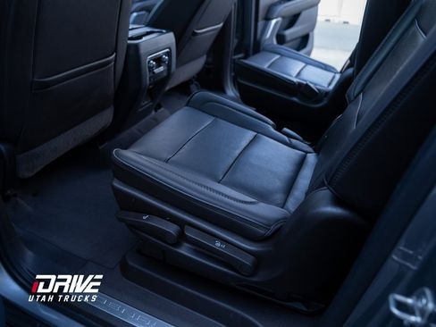 Used 2021 GMC Yukon XL Denali w/ Denali Premium Package image 29