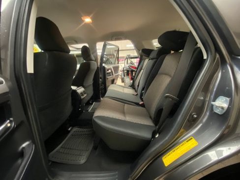 Used 2019 Toyota 4Runner SR5 AWD/4WD image 13