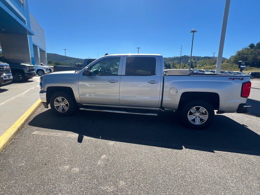 Used 2018 Chevrolet Silverado 1500 LT w/ All Star Edition AWD/4WD image 2