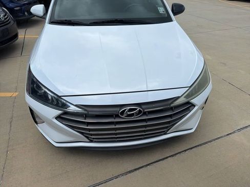 Used 2020 Hyundai Elantra SEL w/ Cargo Package (C1) FWD image 2