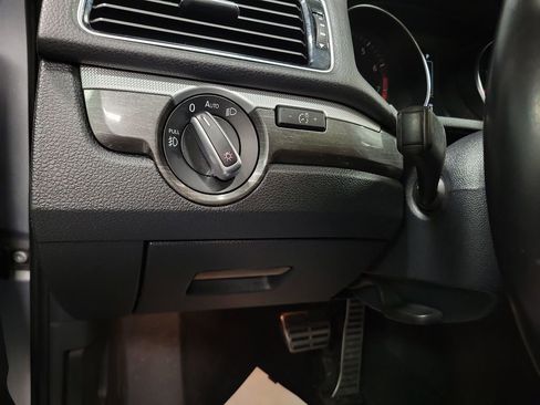 Used 2017 Volkswagen Passat 1.8T SEL Premium image 21