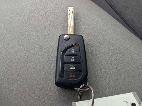Used 2020 Toyota Camry XSE FWD image 29