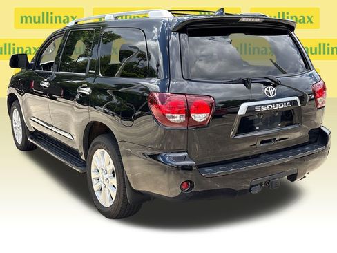 Used 2022 Toyota Sequoia Platinum AWD/4WD image 10