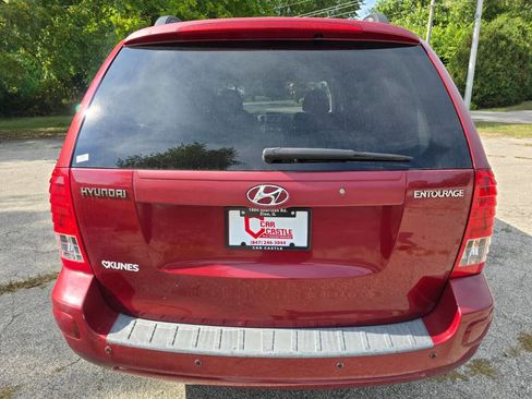 Used 2008 Hyundai Entourage Limited image 8