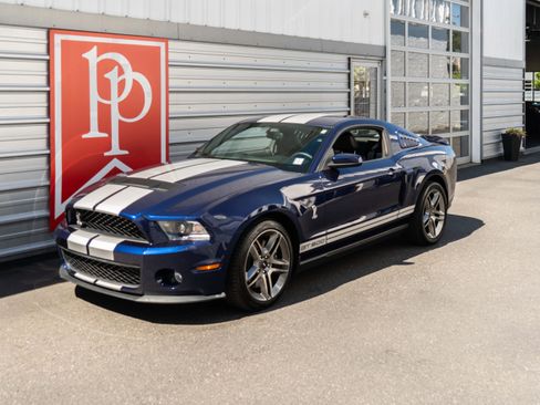 Used 2010 Ford Mustang Shelby GT500 RWD image 30