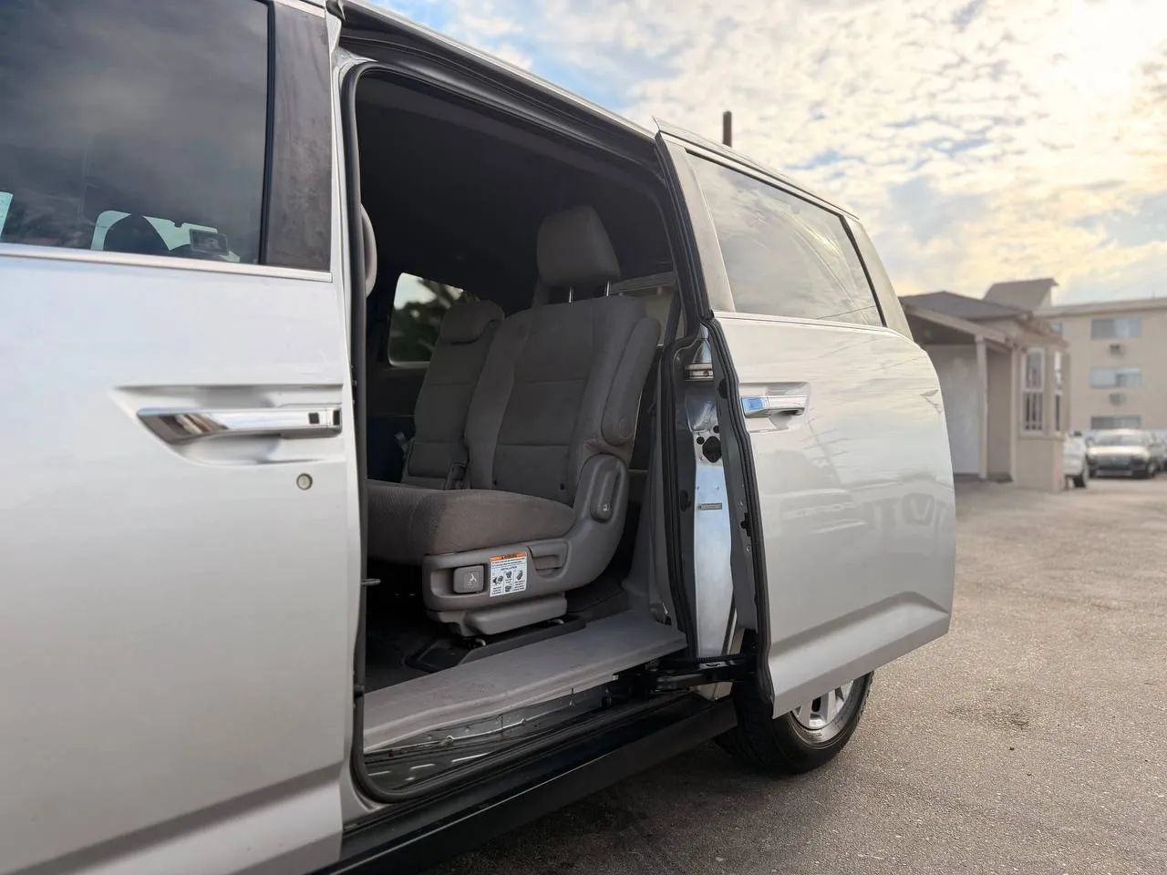 Used 2015 Honda Odyssey EX image 25