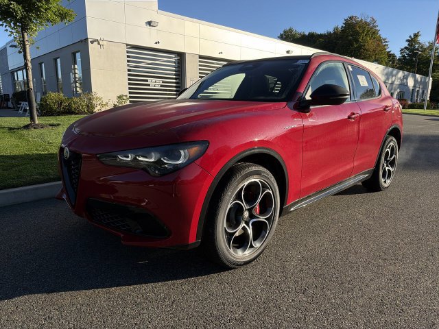 New 2026 Alfa Romeo Stelvio Sprint w/ Convenience Package AWD/4WD image 4