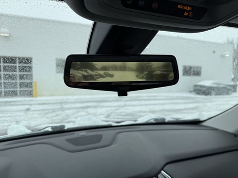 Used 2021 Chevrolet Traverse LT w/ LT Premium Package image 12